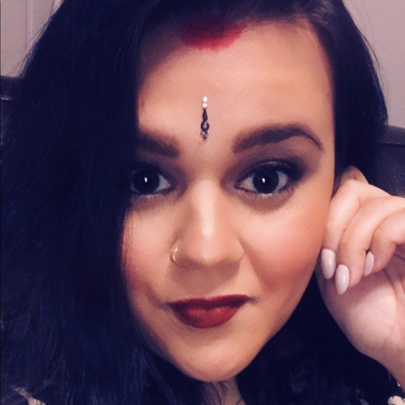 Meet your Posher! - Picture 4 of 6